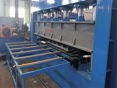 Container roof forming machine